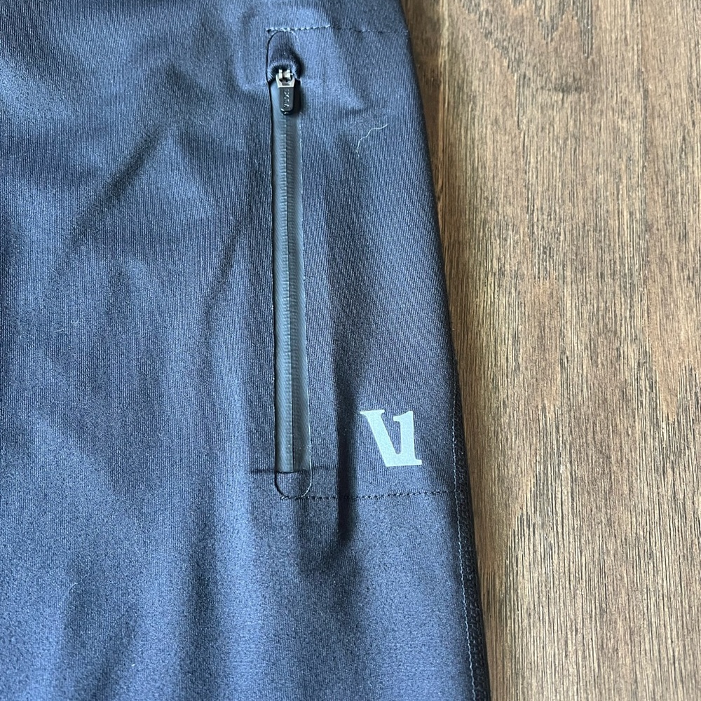 Vuori Joggers - Picture 2 of 4